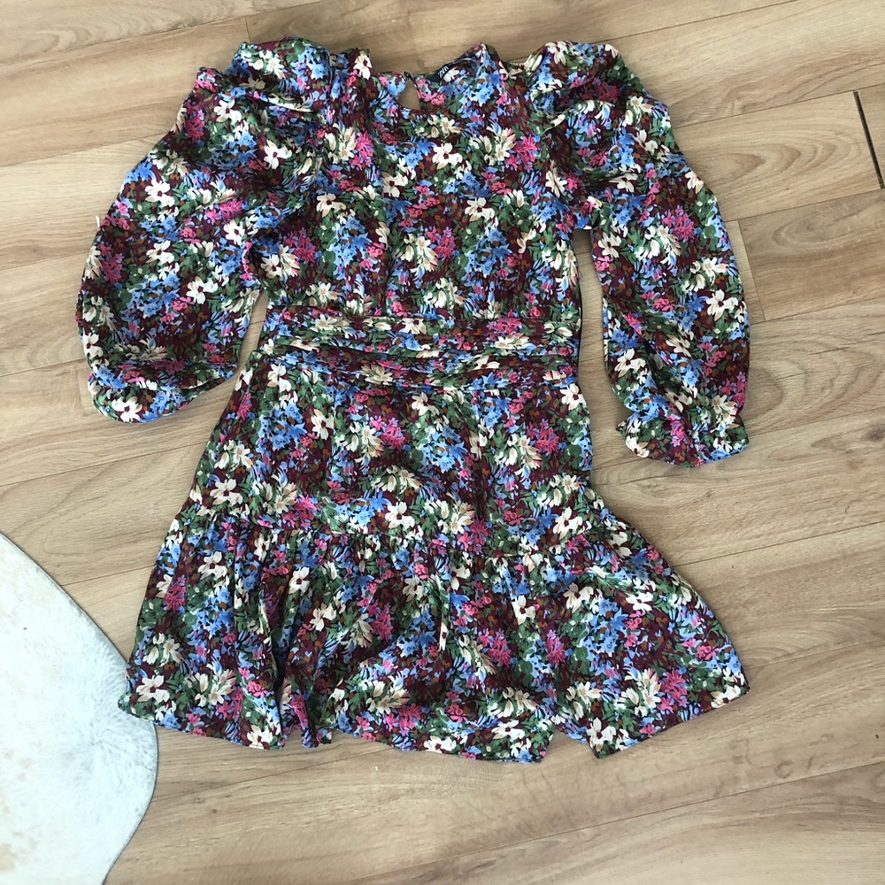 Multi color floral Zara puff sleeve dress